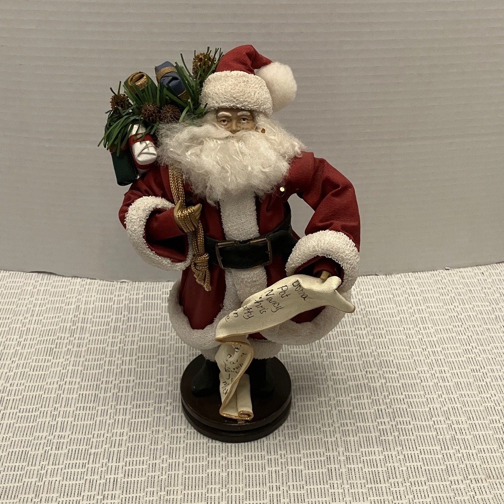 Santa Claus Figurine - Red Holiday Décor